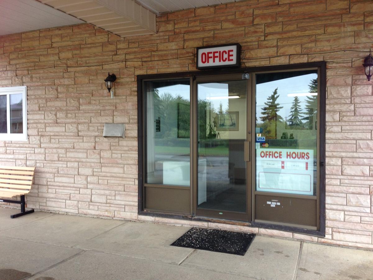 Plains Motor Inn Stettler Exterior foto